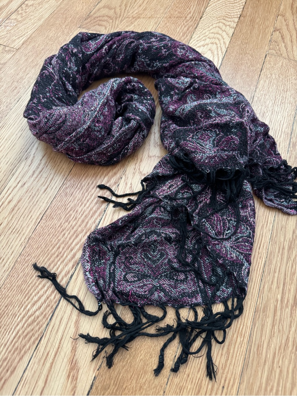 Fringed Paisley Woven Scarf in Black and Plum